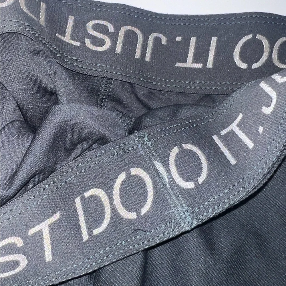 Nike- Dri fit dark grey shorts - Picture 5 of 5